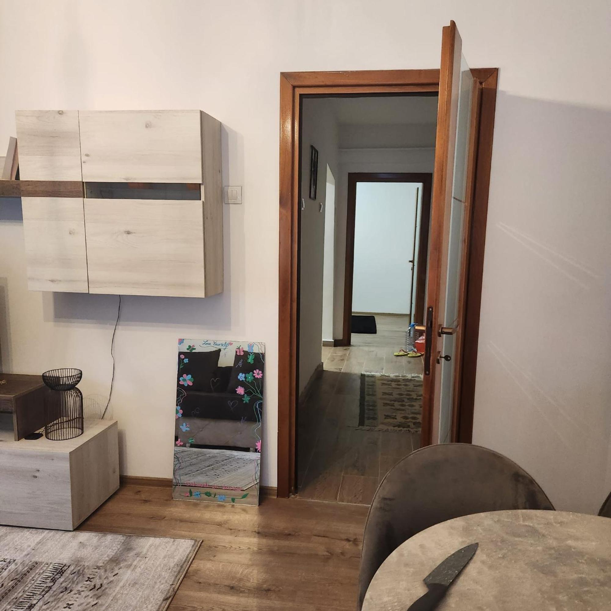 Central Trei Camere Bacău Exteriör bild